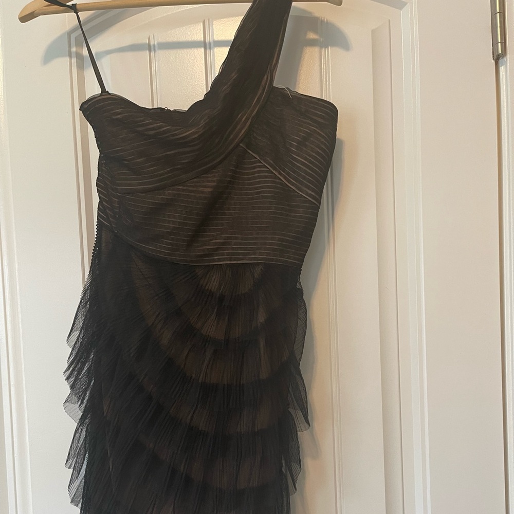 Ruffled one shoulder tulle dress BCBG. Short black